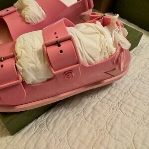 Gucci Mini Double G Rubber Buckle Sandals In Wild Rose 40 pink